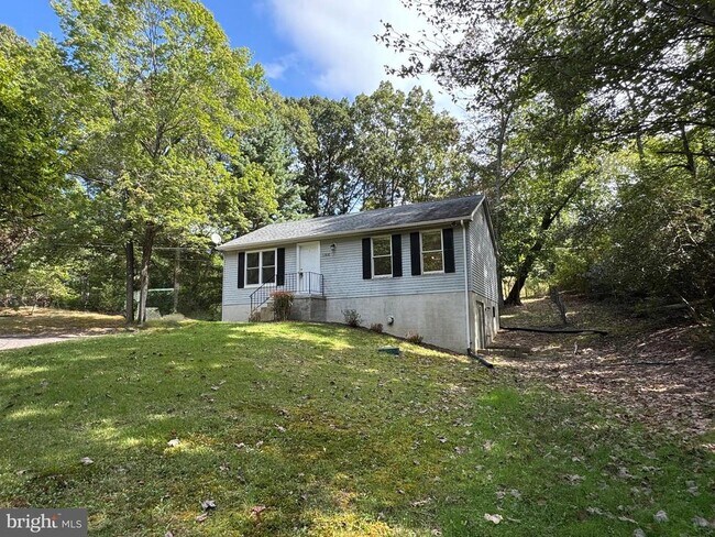 Building Photo - 11850 Clifton Dr