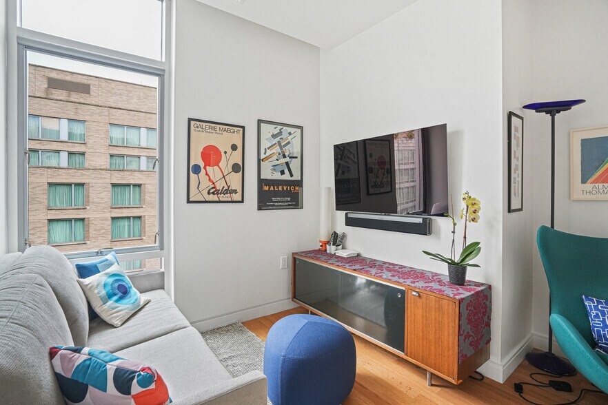 Secondary Bedroom - 1177 22nd St NW