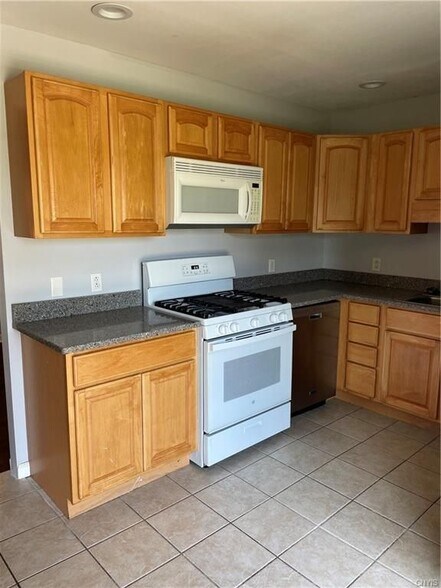 Building Photo - 203 Woolsey St