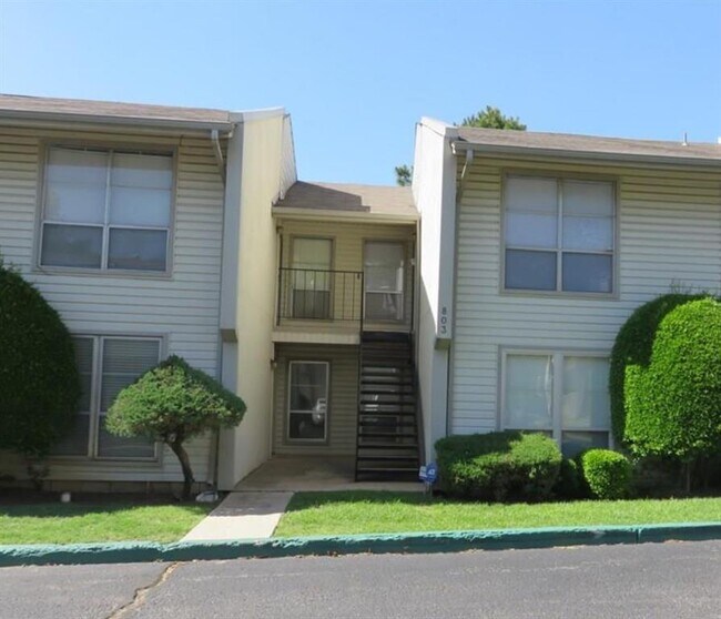 Primary Photo - 803 Cardinal Creek Blvd