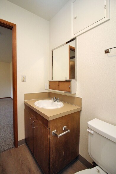 Building Photo - 1001 SW Woods St