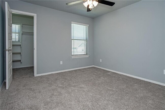 Building Photo - 1322 N Corsica Dr