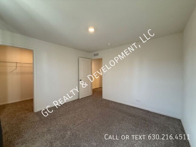 Building Photo - 1694 Cottage Dr
