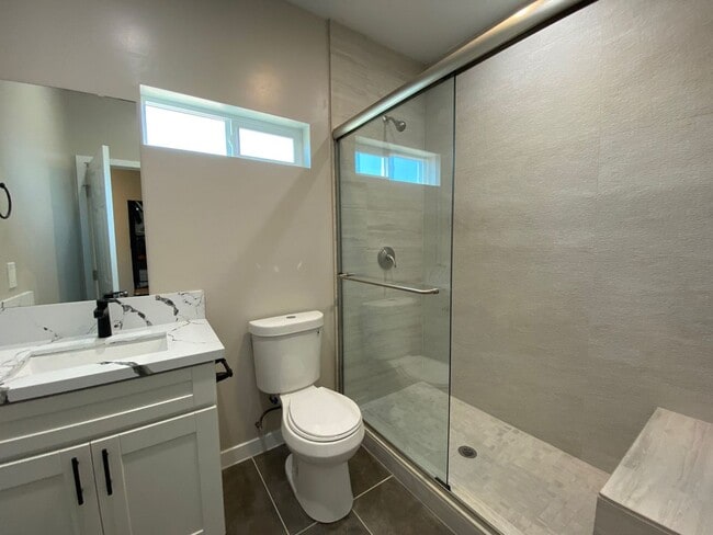 Building Photo - 4BD/2BA on La Dorna