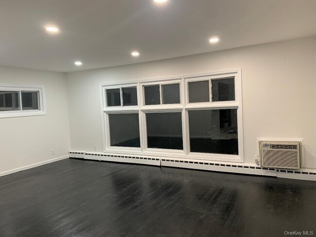 Building Photo - 402 Leslie Ln