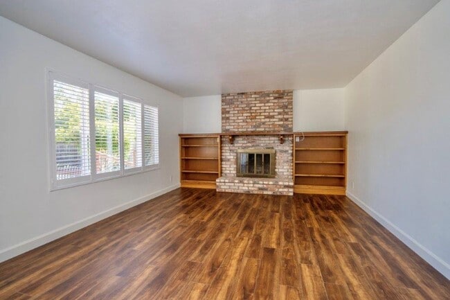 Building Photo - Desirable 3 Bedrooms, 2.5 Bathrooms, 2 Story North Napa Home with Vineyard Views in Springwood De...