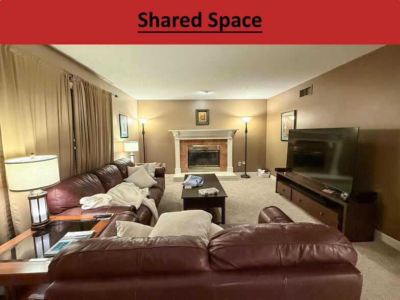 Building Photo - 1702 Garrison Pl