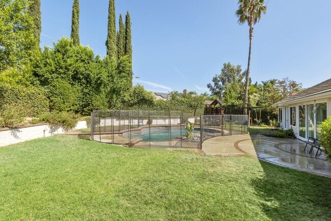Building Photo - 6146 Shadycreek Dr