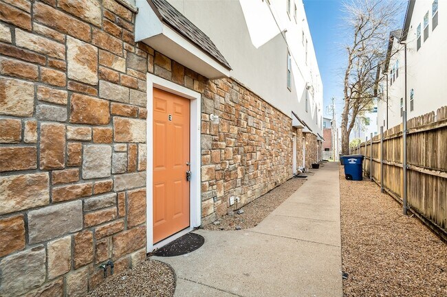 Building Photo - 4713 Virginia Ave