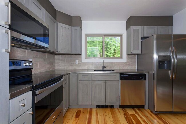 Building Photo - Gorgeous Whitefish Home