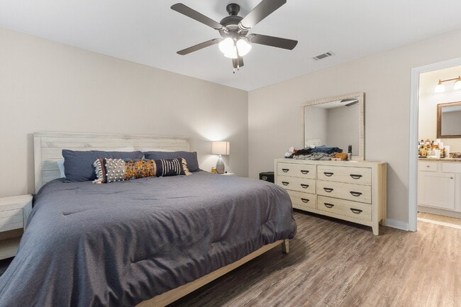 Building Photo - 105 Tahoma Dr