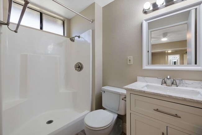 Building Photo - 41045 Largo
