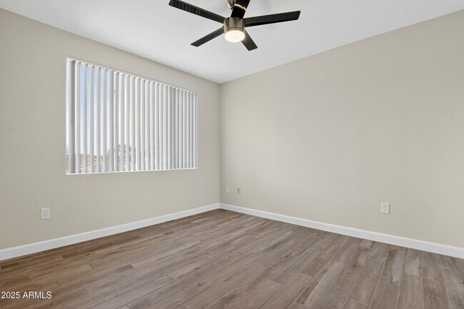 Building Photo - 5401 E Van Buren St
