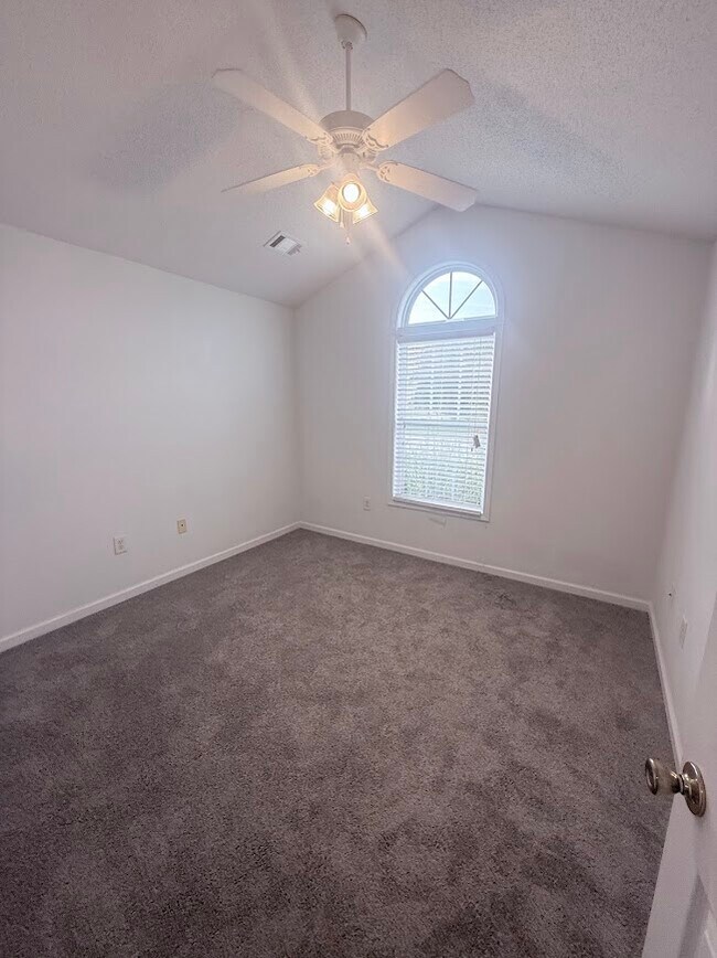 Building Photo - 4591 Hidden Creek Ln