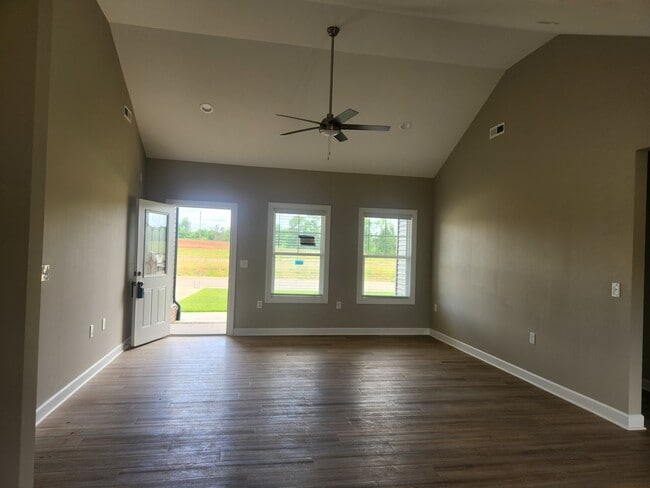 Building Photo - Brand new 3BR 3BA home in Royal Troon Subd...