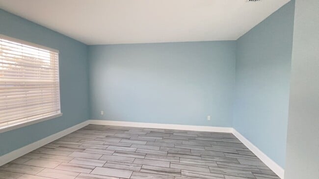 Building Photo - 3/2, 1 AC, Bring Your Boat & RV, Storage Shed + Shop