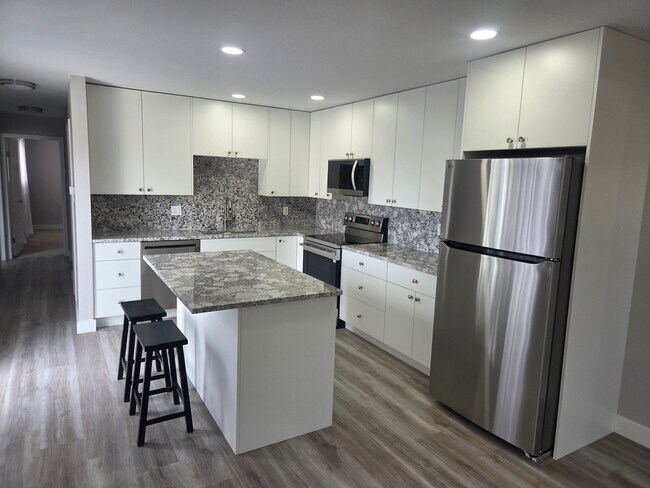 Building Photo - 8470 Everett Way