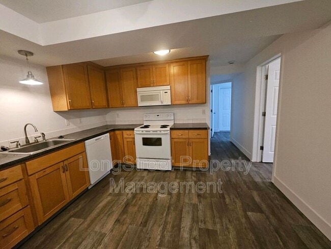 Building Photo - 513 SE 157th Ave