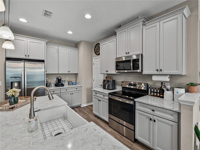 Building Photo - 29934 Southwell Ln