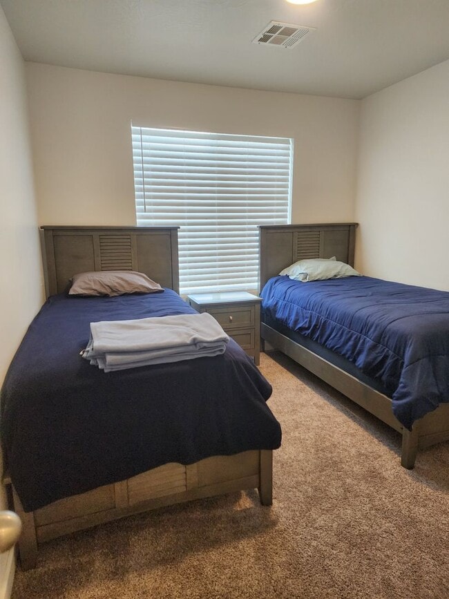 Building Photo - Northfield Townhome for Rent $1880 mo.