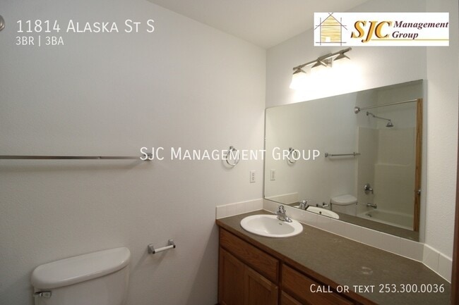 Building Photo - 11814 Alaska St S