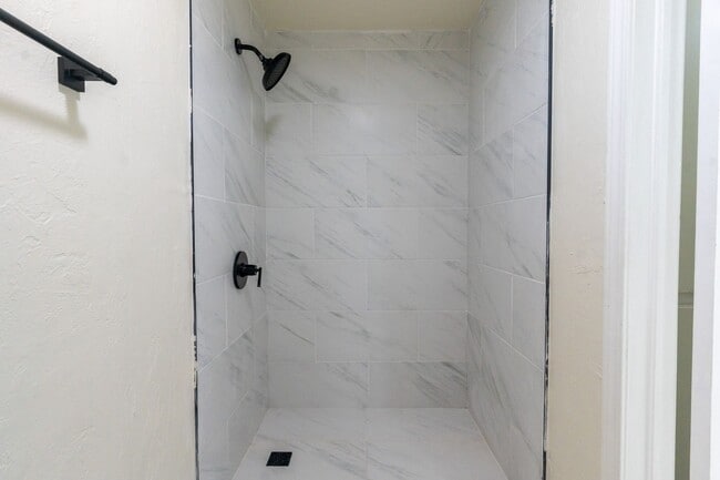 Building Photo - Moore Rent to Own Home!