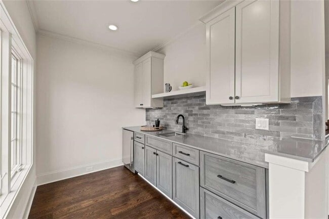 Building Photo - 117 McKnight Dr