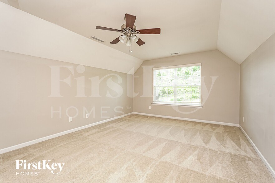 Building Photo - 1643 Ashmead Ln