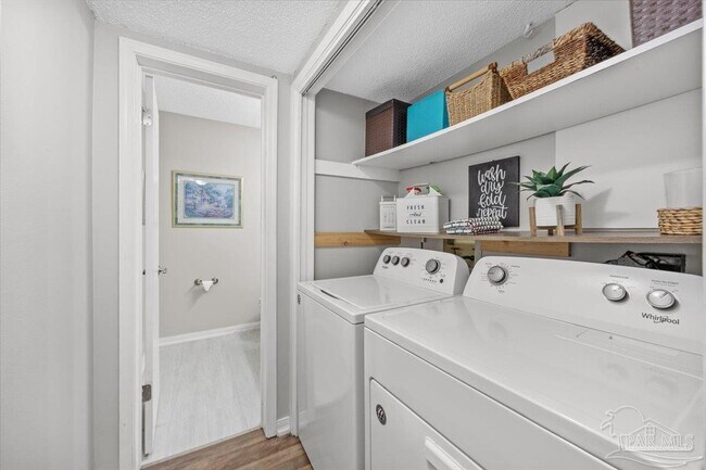 Building Photo - 3345 E Lloyd St