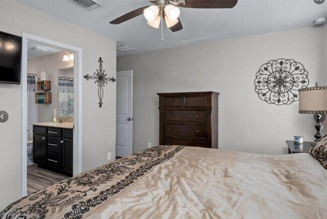 Building Photo - 19213 Zachary Taylor St