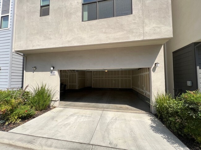 Building Photo - 2 bedroom | 2.5 bathrooms | Home in Alkali...