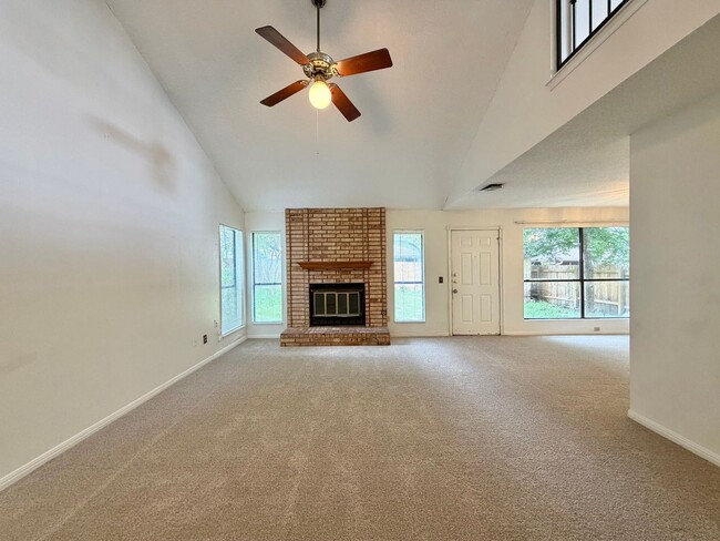 Building Photo - 2110 Warfield Way