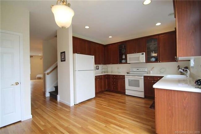 Building Photo - 49 Woodcrest Ln