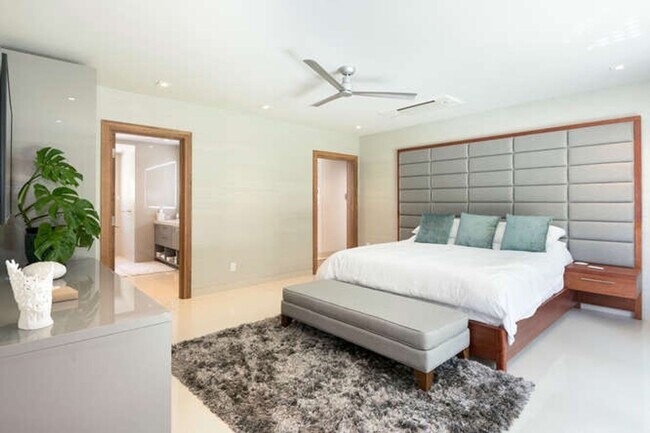 Building Photo - 222 Ka'alawai Place