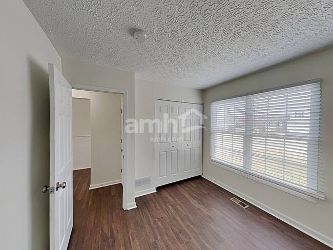 Building Photo - 5889 Westbend Dr