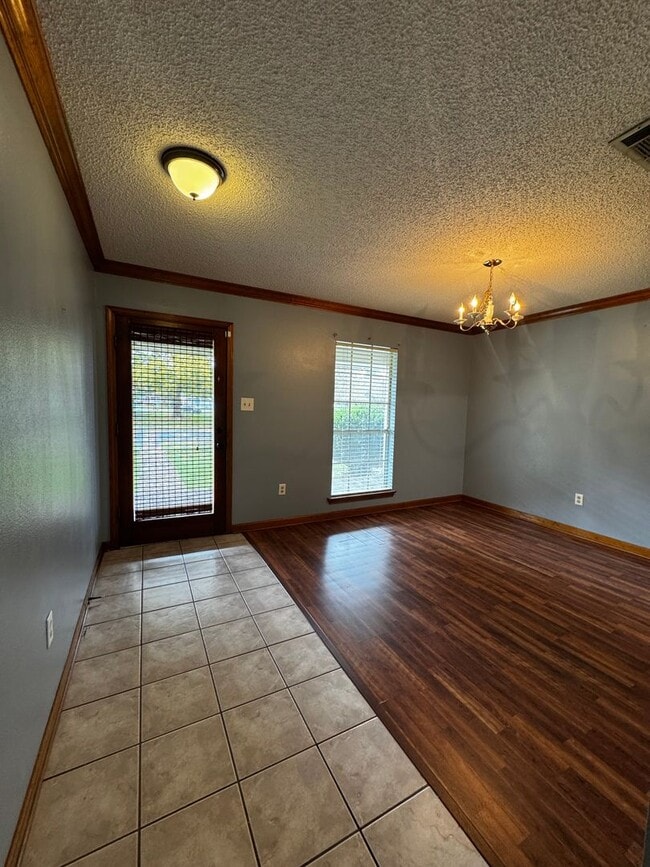 Building Photo - 1729 Tallwood Dr