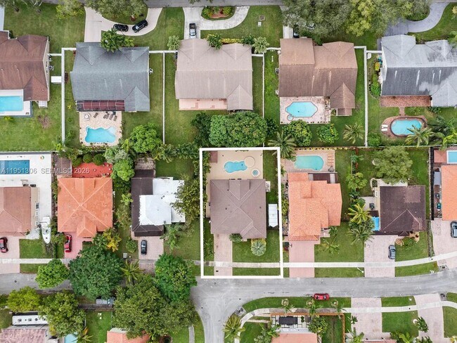 Building Photo - 14801 SW 154th Ct