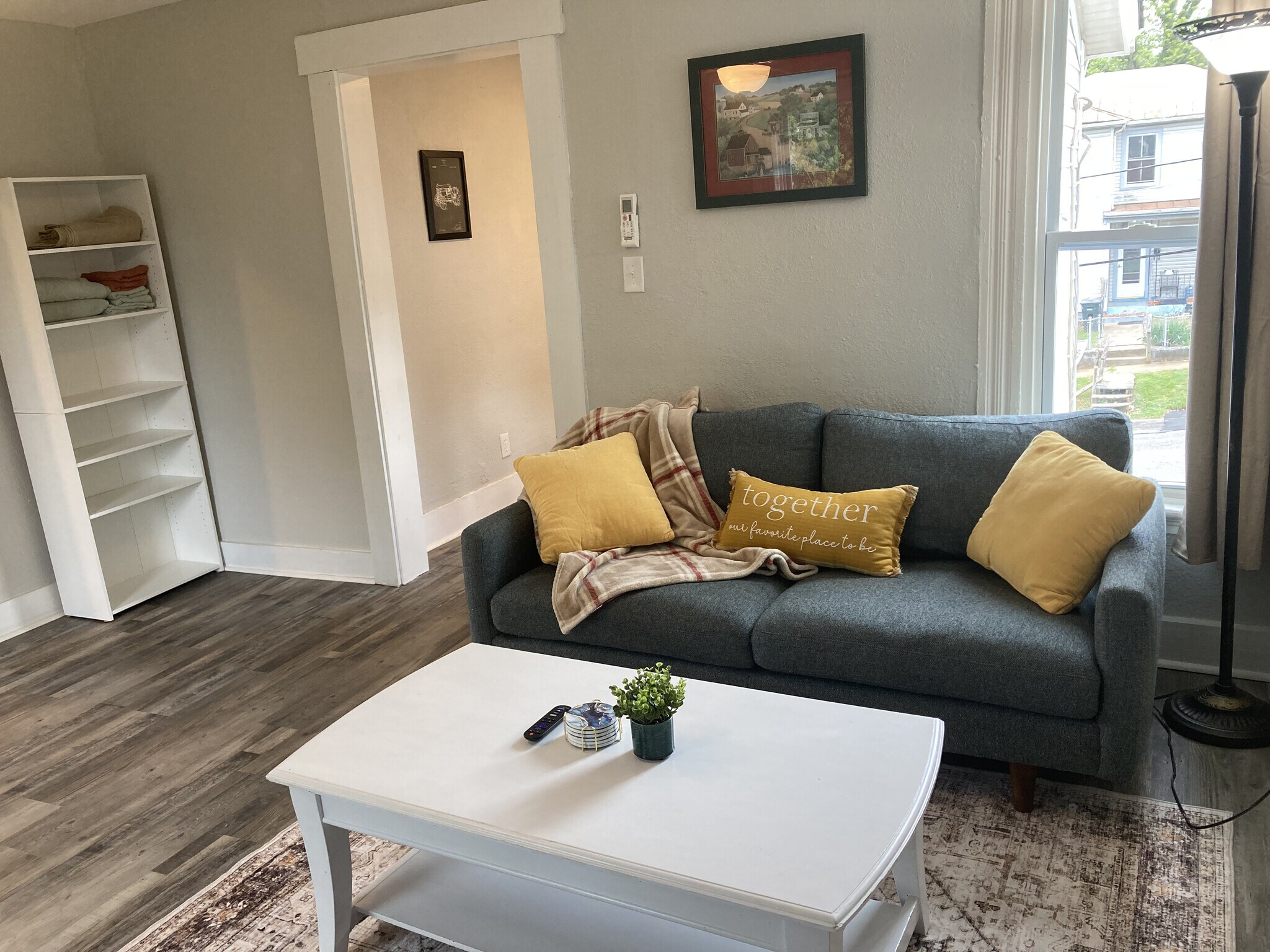 Living room - 1504 Pierce St