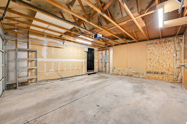 Building Photo - $1,945.00, 4-bed, 2-bath located in Colora...