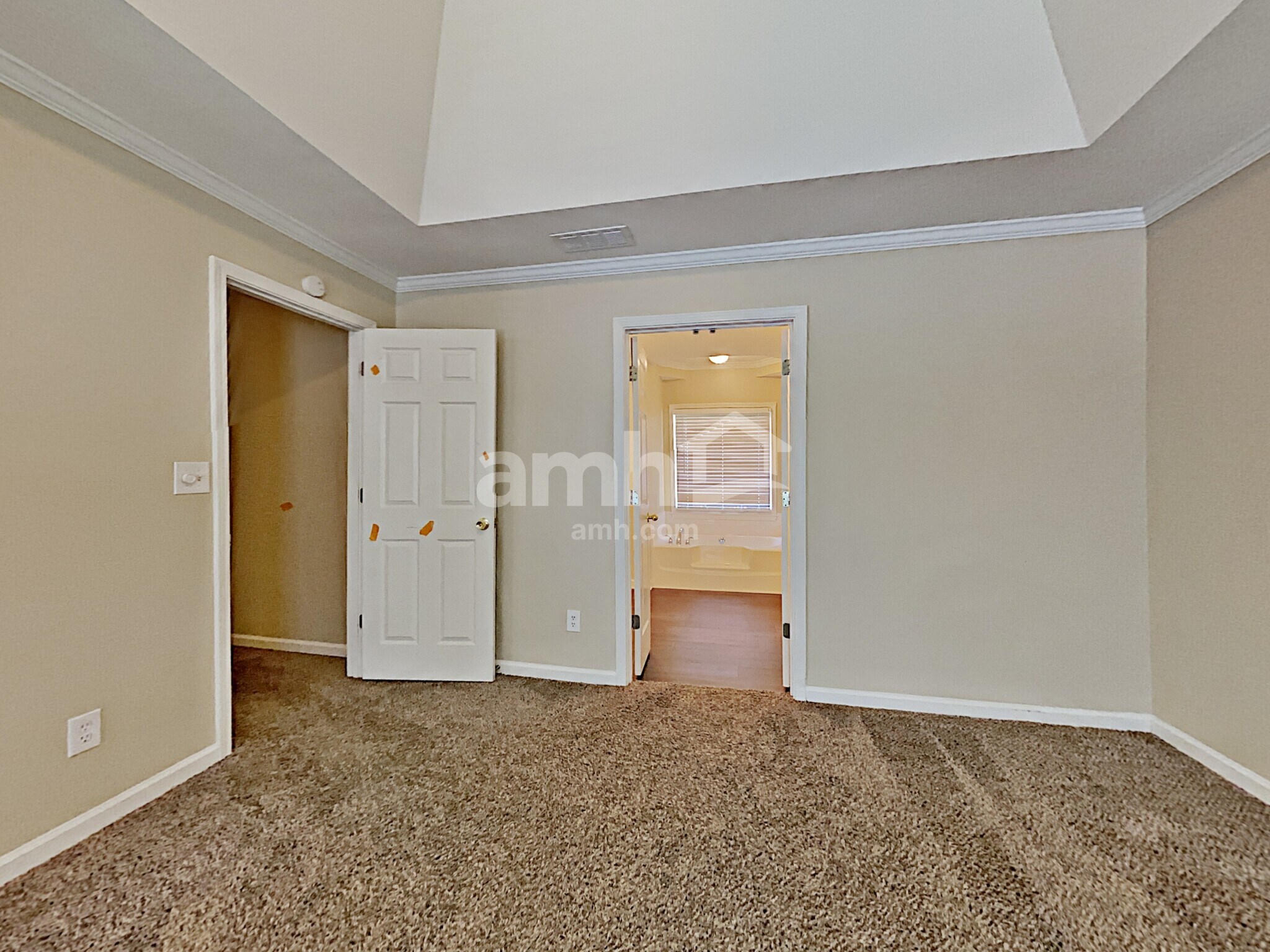 Building Photo - 590 Oxford Crest Ct NW