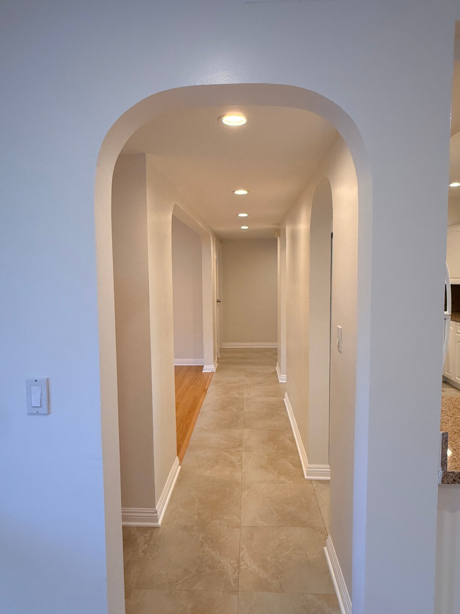 Building Photo - 410 N Canyon Blvd