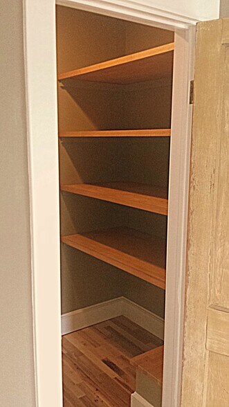 Building Photo - 203 Robertson Ave