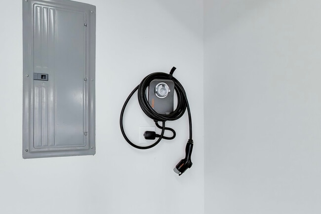 Building Photo - 5424 Old Orchard Rd