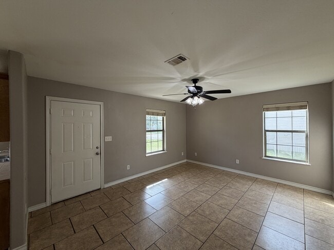 Building Photo - 2415 Laurel St