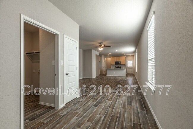 Building Photo - 275 Kinsley Wy