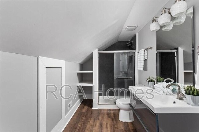 Building Photo - 1024 Orange St