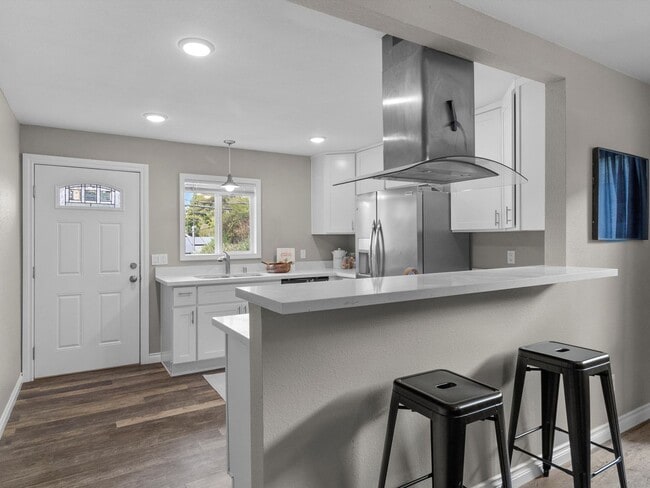 Building Photo - 4111 6th Ave