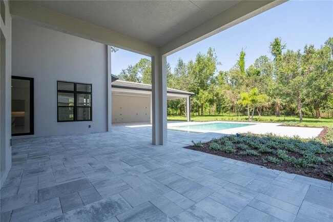 Building Photo - 16044 Pendio Dr