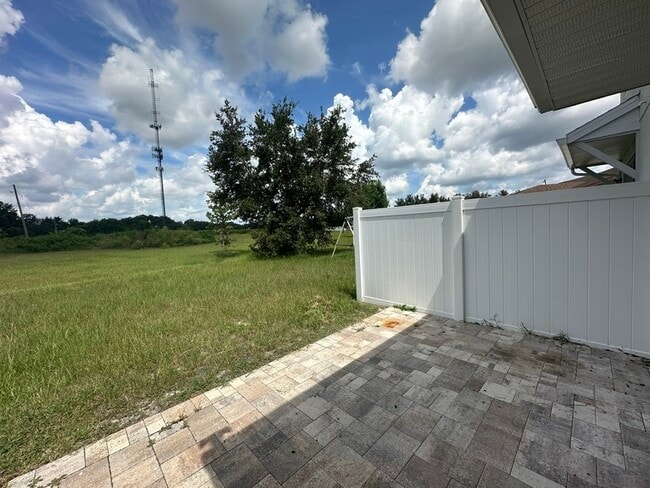 Building Photo - 1002 La Mirada Ct