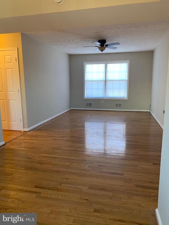 Building Photo - 12118 Birchview Dr